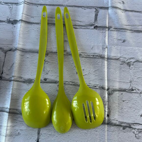 Vintage Melamine Three Spoon Set Slotted Mixing Serving Light Lime Green Avocado - Picture 8 of 11